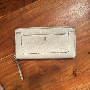 Marc Jacobs grey wallet